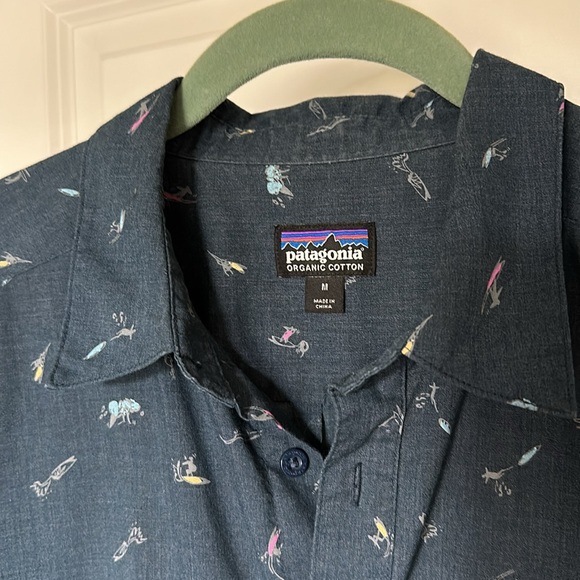 Men’s Patagonia short sleeve button down - Picture 2 of 3